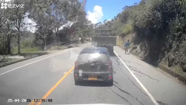 Colombia explosives attack kills 13, police source says