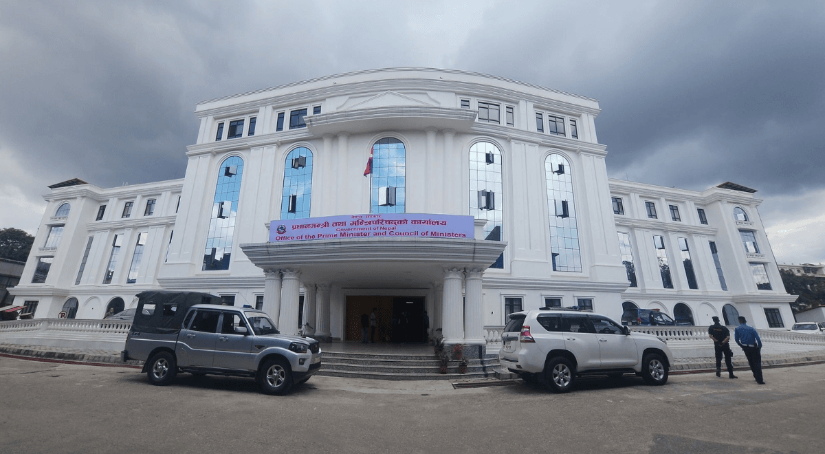 पहुँचका आधारमा कर्मचारीले लिएको चारपांग्रे सुविधा धमाधम खोस्दै सरकार