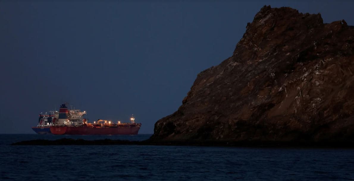 अमेरिकी प्रतिबन्धका बावजुद पुटिननिकट अर्बपतिको विलासी जहाज होर्मुजबाट पार