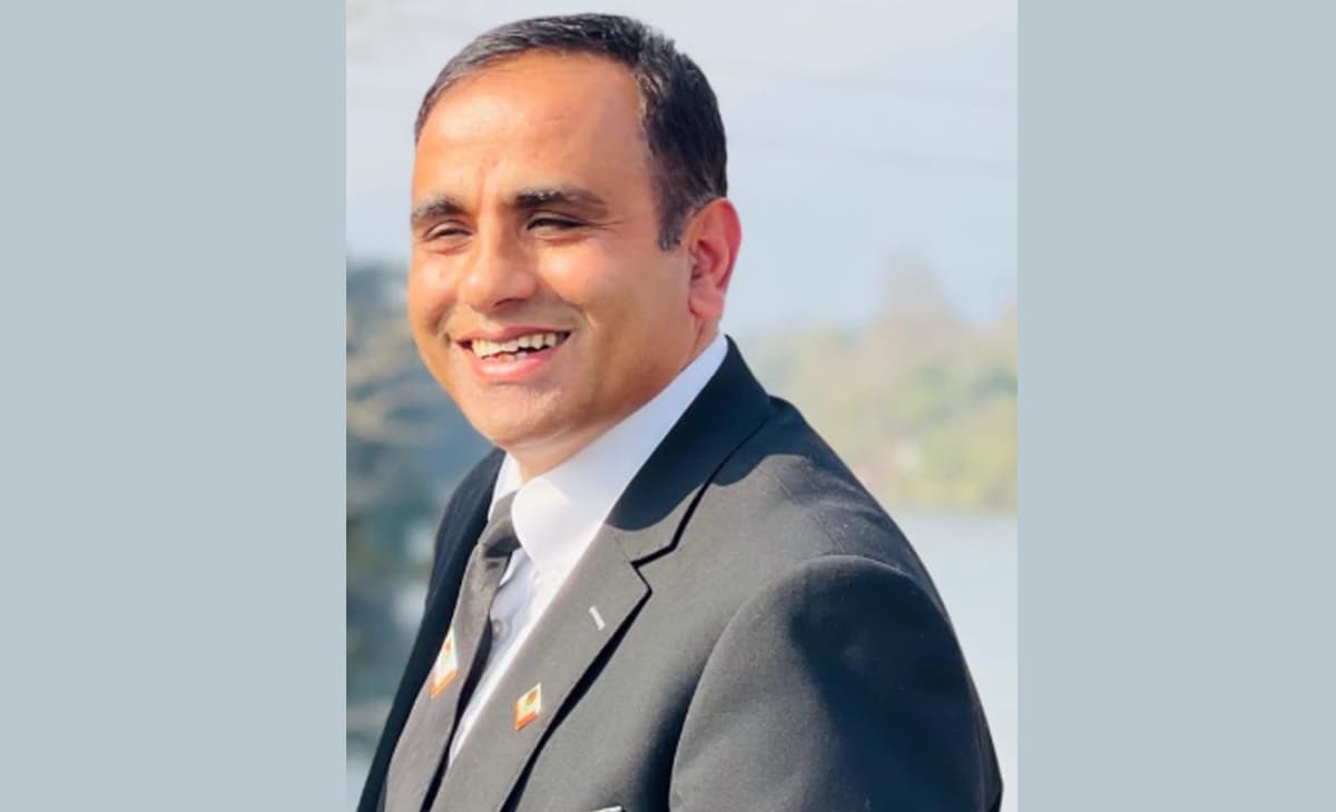 महान्यायाधिवक्ताको योग्यता विवाद ‘हेर्न नभ्याइने’मा