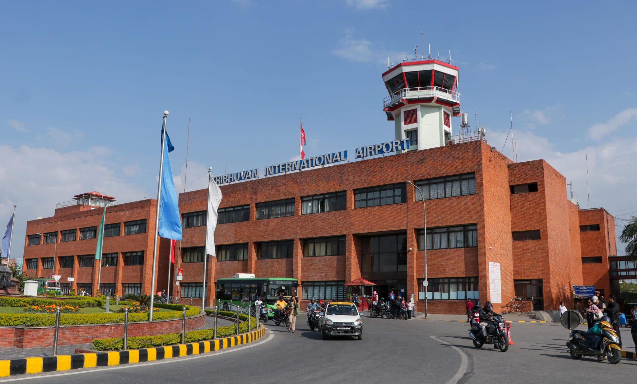 फर्किनै चाहँदैनन् विदेश गएका नेपाली विद्यार्थी !