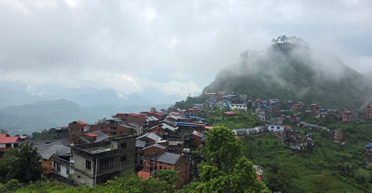 काठमाडौंसहित यी स्थानमा परिरहेको छ पानी, भोलि वर्षा, असिना र हावाहुरीको सम्भावना
