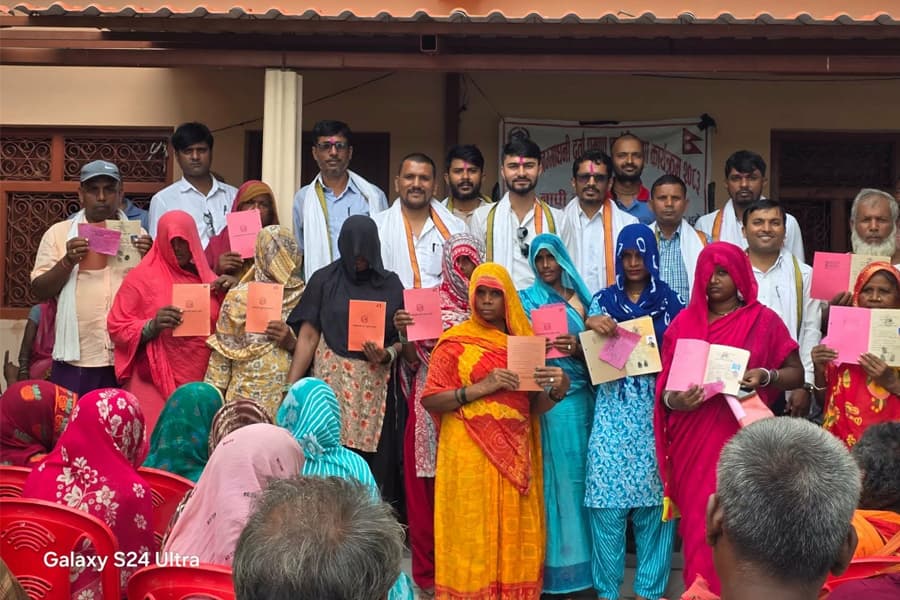 57 families in Dhanusha receive land ownership certificates 10 years after survey