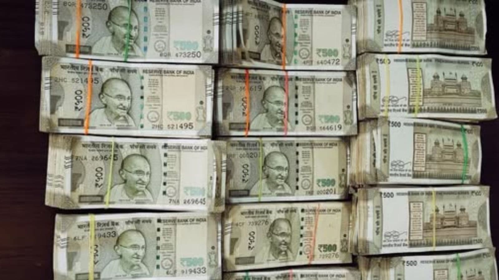 १४ लाख भारुसहित पम्प सञ्चालक पक्राउ