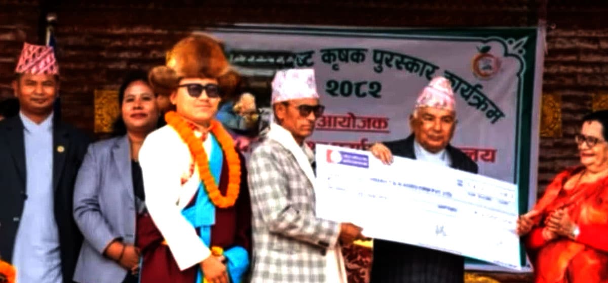 स्याउ खेतीबाट राष्ट्रिय पहिचान: जुम्लाका टंक गिरी उत्कृष्ट कृषक घोषित