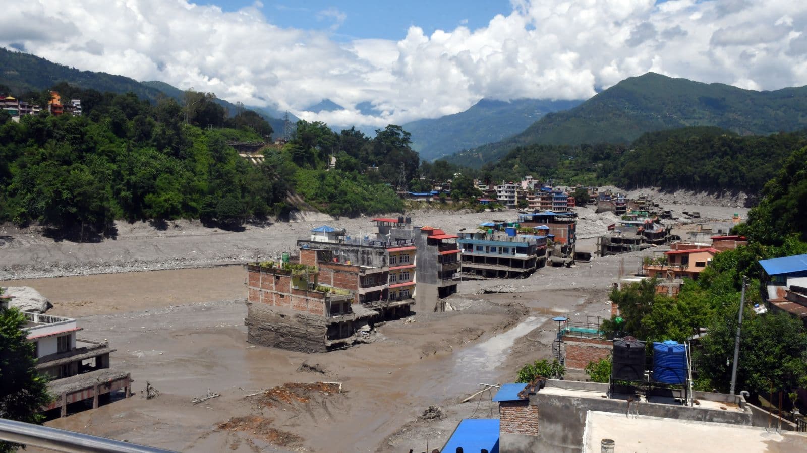 बाढीपीडितलाई युएसभी फार्माद्वारा १ करोड ५० लाख सहयोग