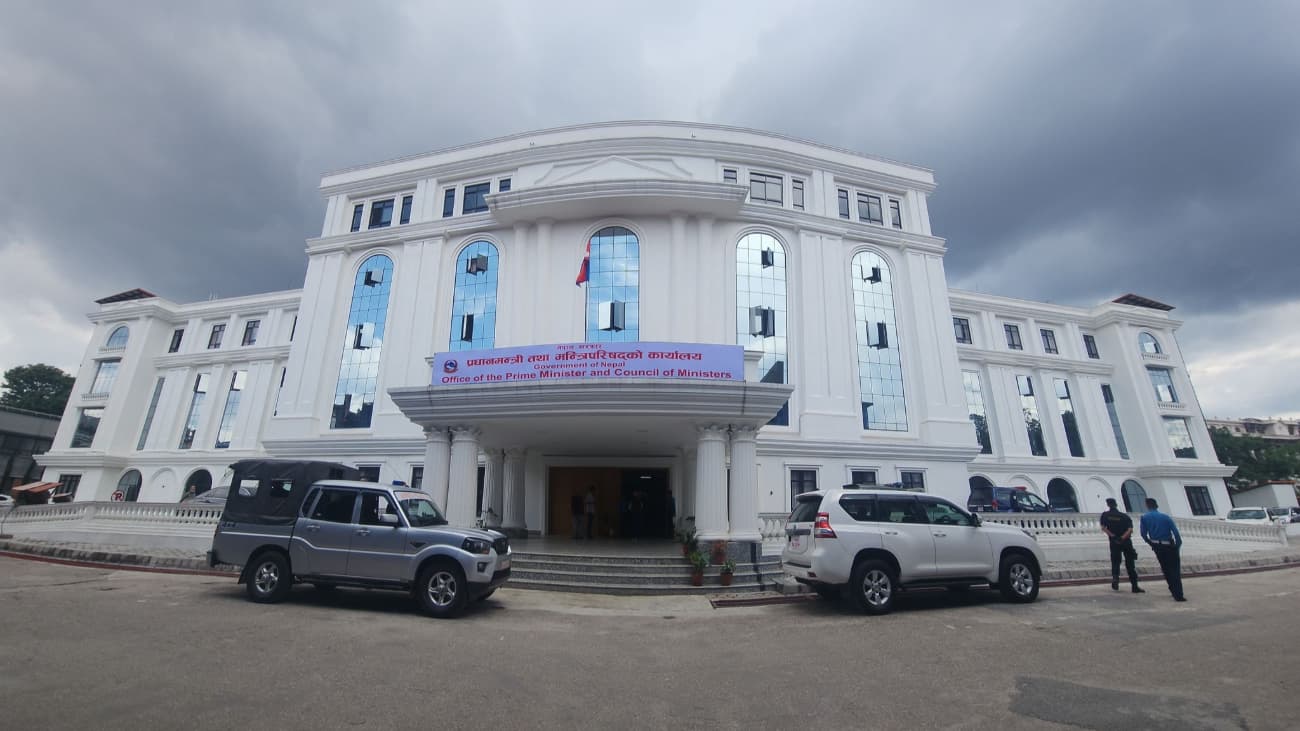 पहुँचका भरमा लिइएका ६२२ वटा सरकारी गाडी प्रधानमन्त्री कार्यालयले गरायो फिर्ता
