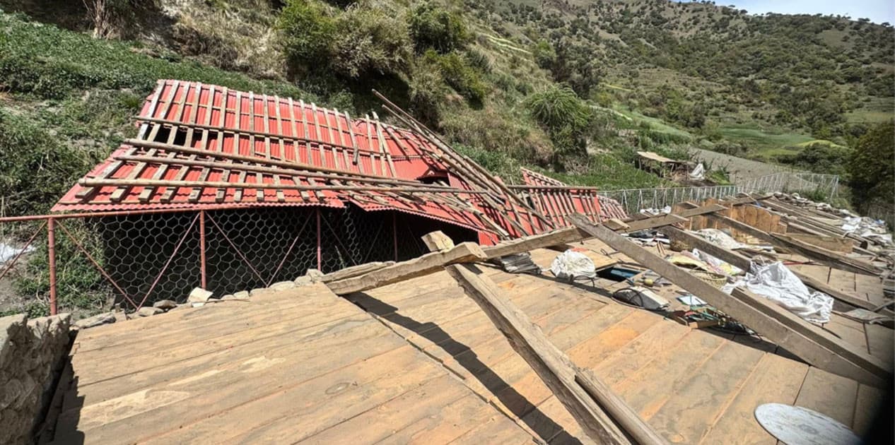 हावाहुरीले विद्यालयको छानो उडायो, म्याग्दीका विभिन्न क्षेत्रमा जनजीवन प्रभावित