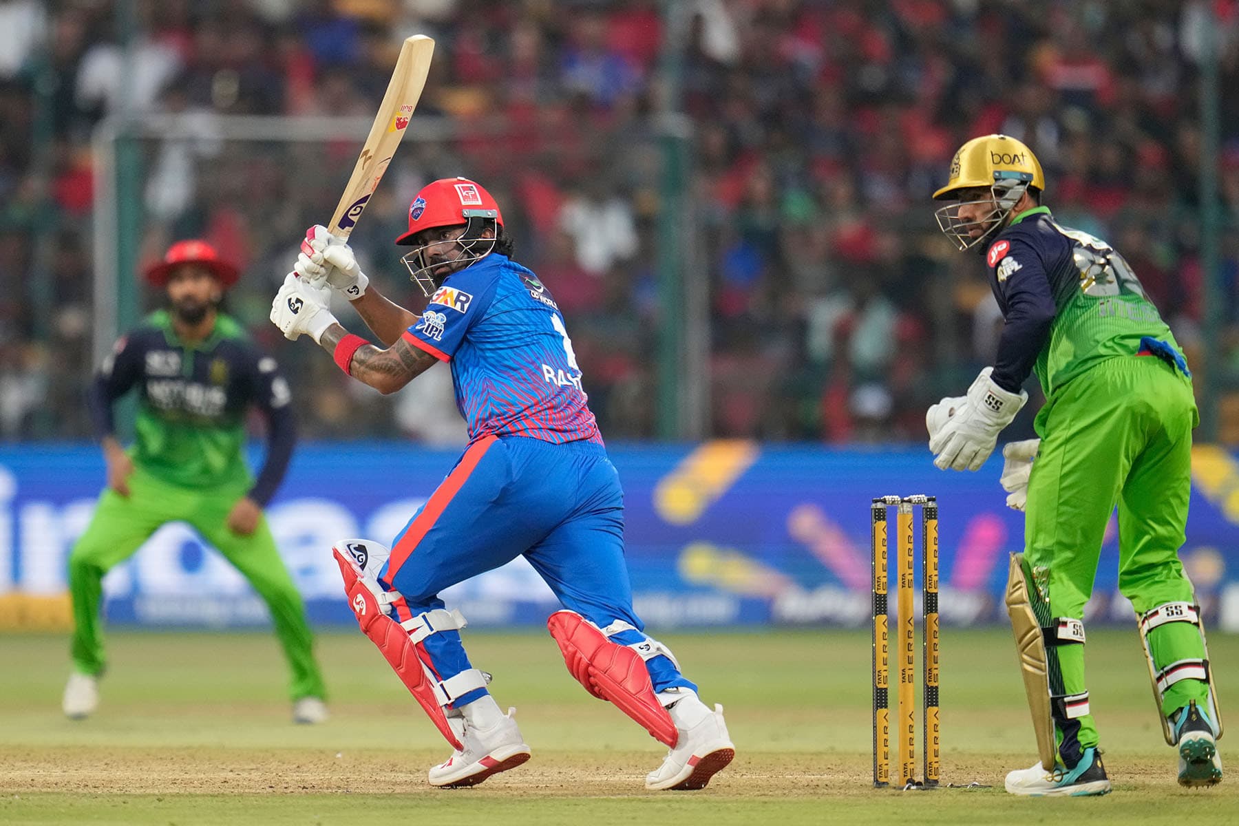 दिल्ली क्यापिटल्सको रोमाञ्चक जित, आरसिबी ६ विकेटले पराजित