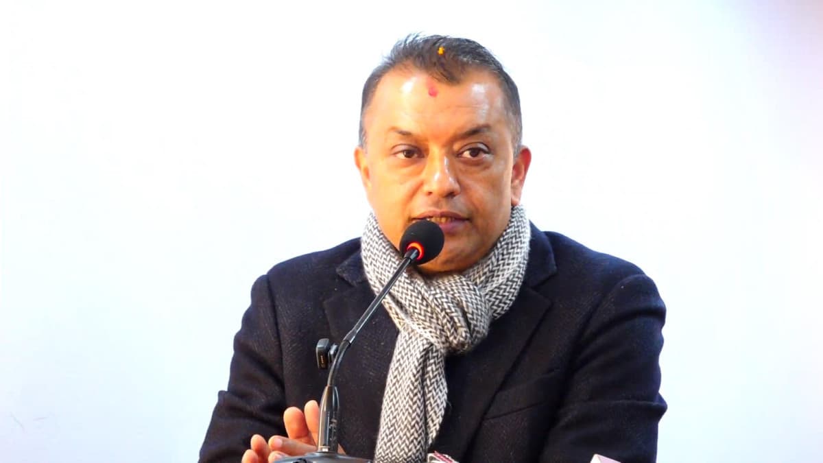 काँग्रेसभित्रको विवाद समाधानका लागि गगन थापाद्वारा नेताहरूसँग छुट्टाछुट्टै भेटवार्ता