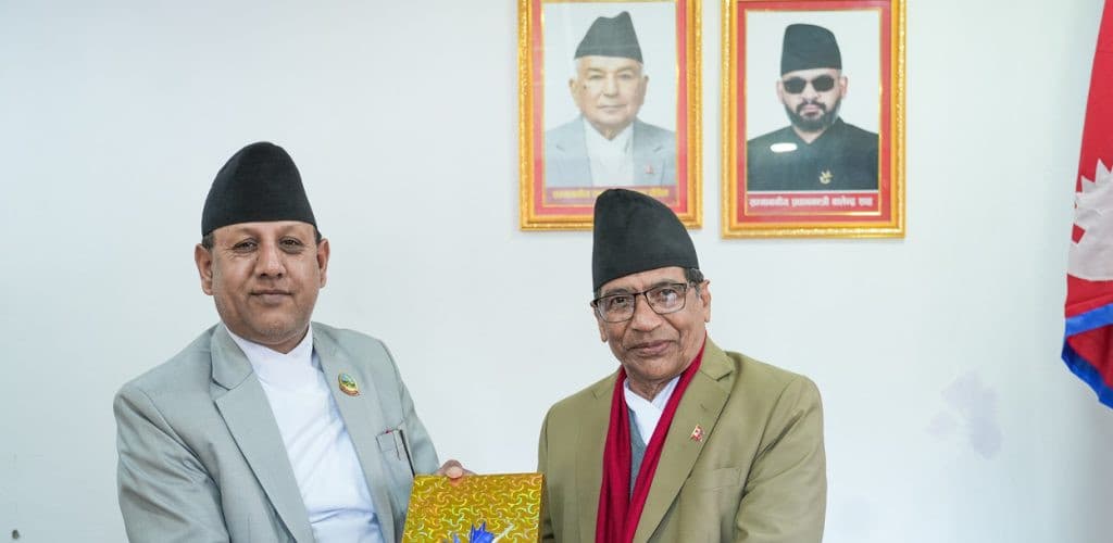 प्रदेश प्रमुखसमक्ष मुस्लिम आयोगको वार्षिक प्रतिवेदन पेस