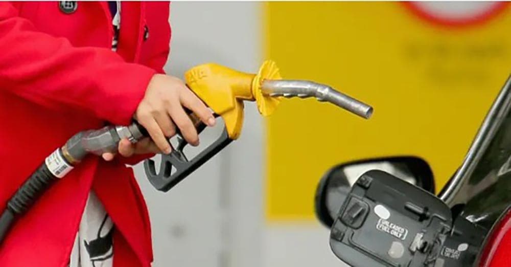पेट्रोल २०, डिजेल ३० र ग्यास १०० रुपैयाँले घट्यो, अब लिटरको कति ?