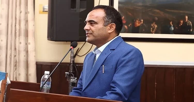 नैनसिंह महरको आरोप : सरकारले दुईतिहाइको दम्भ देखाएर जनताका समस्या भुल्यो