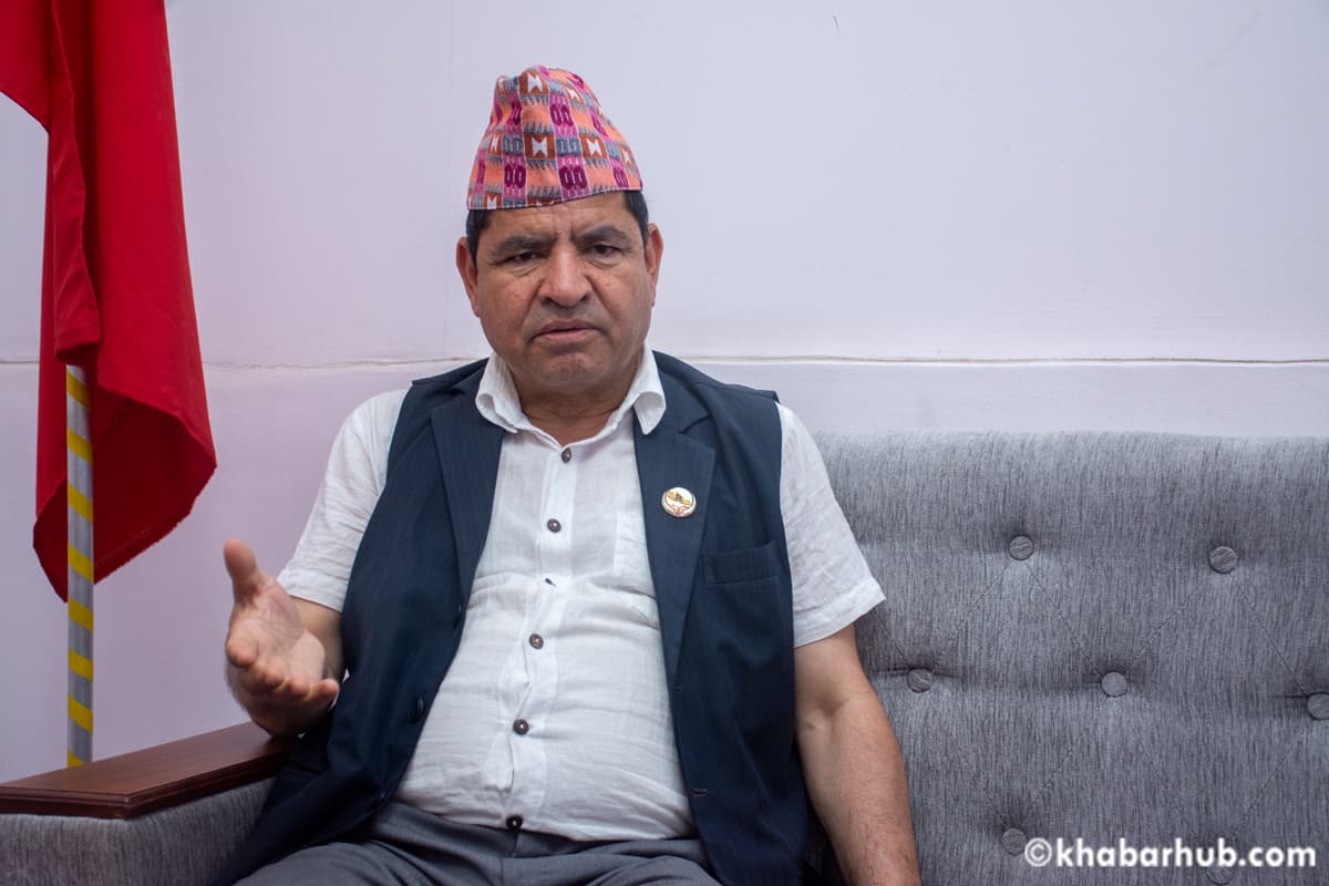 प्रधानमन्त्रीमाथि खनियो नेकपा, विवादित भनाइ तत्काल सच्याउन माग