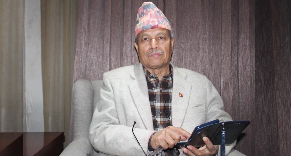 बालेन नेतृत्वको सरकारबारे भीम रावलको टिप्पणी : अब त ब्यारेकमै पुगेर सेनालाई हप्काउन थालिएछ