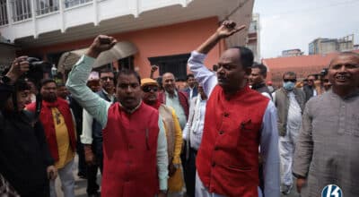 रेशम पक्राउ परेपछि प्रज्ञामा कार्यकर्ताको नाराबाजी (तस्बिरहरू)