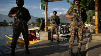 भारत र पाकिस्तानी सेनाबीच काश्मीरमा गोली हानाहान