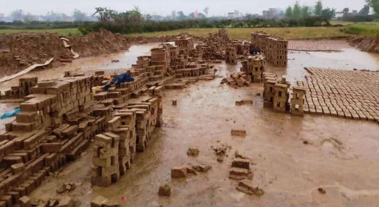 वर्षाका कारण दाङका ३० इँटा उद्योगमा क्षति