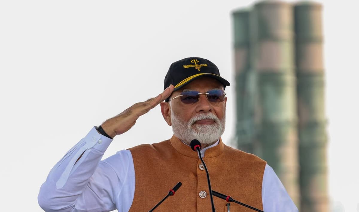 दुबई–तेल अभिभ उडानका घाइते भारतीय क्याप्टेनलाई मोदीले भने ‘नायक’
