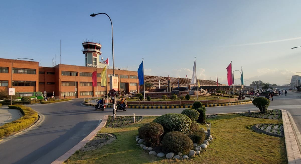 त्रिभुवन विमानस्थल क्षेत्रबाट यात्रुलाई दुःख दिने १८ जना पक्राउ