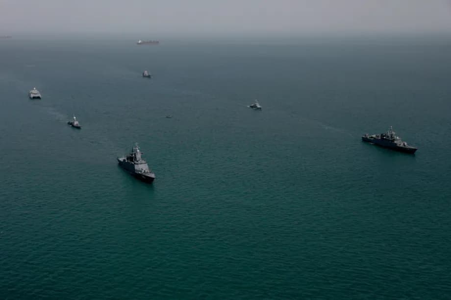 स्ट्रेट अफ हर्मुजमा भारतीय जहाजमाथि इरानी सेनाको गोलीबारी : भारतद्वारा कडा आपत्ति प्रकट !