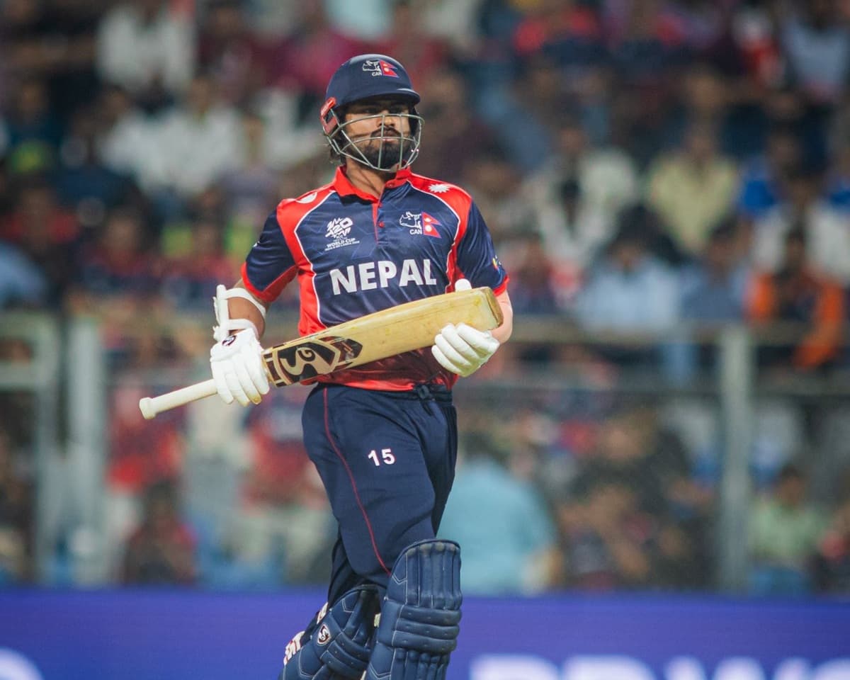 यूएईविरुद्ध नेपालको छैठौँ विकेट गुम्यो, सात  बलमा एक रन बनाएका झा आउट