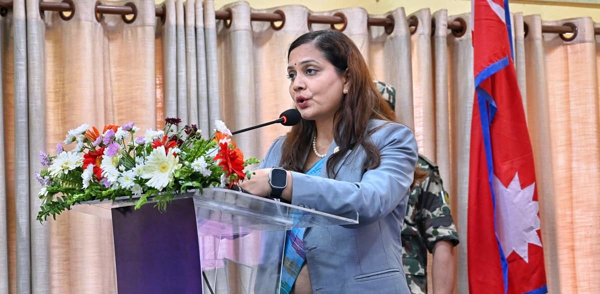 जिल्ला अस्पताल निरीक्षणमा स्वास्थ्य मन्त्री