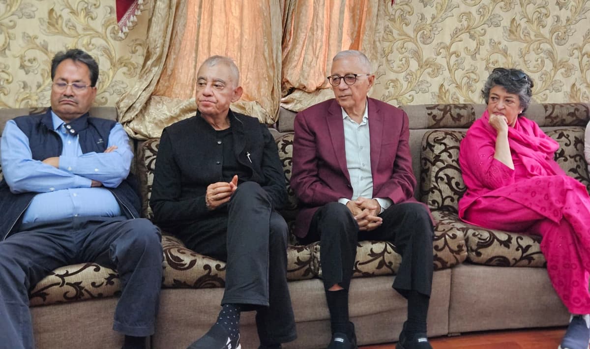 कांग्रेस नेताहरू, बुद्धिजीवी र जेन-जीलाई एकैठाउँ राखेर शेखरले गरे संवाद