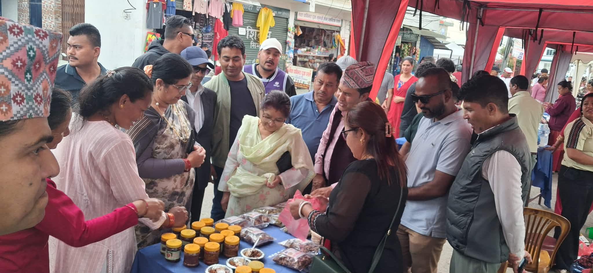 सूर्यविनायकद्वारा गुण्डुमा घुम्ती हाट बजार सञ्चालन