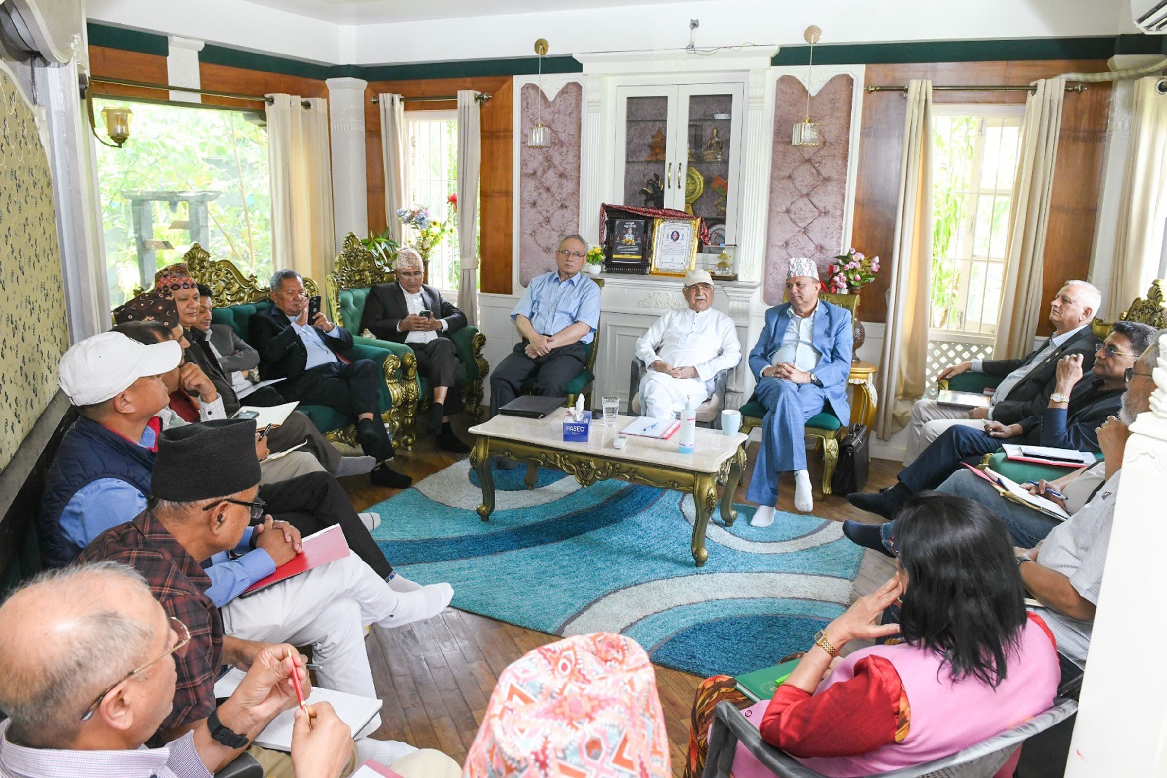 आफूविरुद्ध नेताहरू खनिएपछि रिसाए ओली