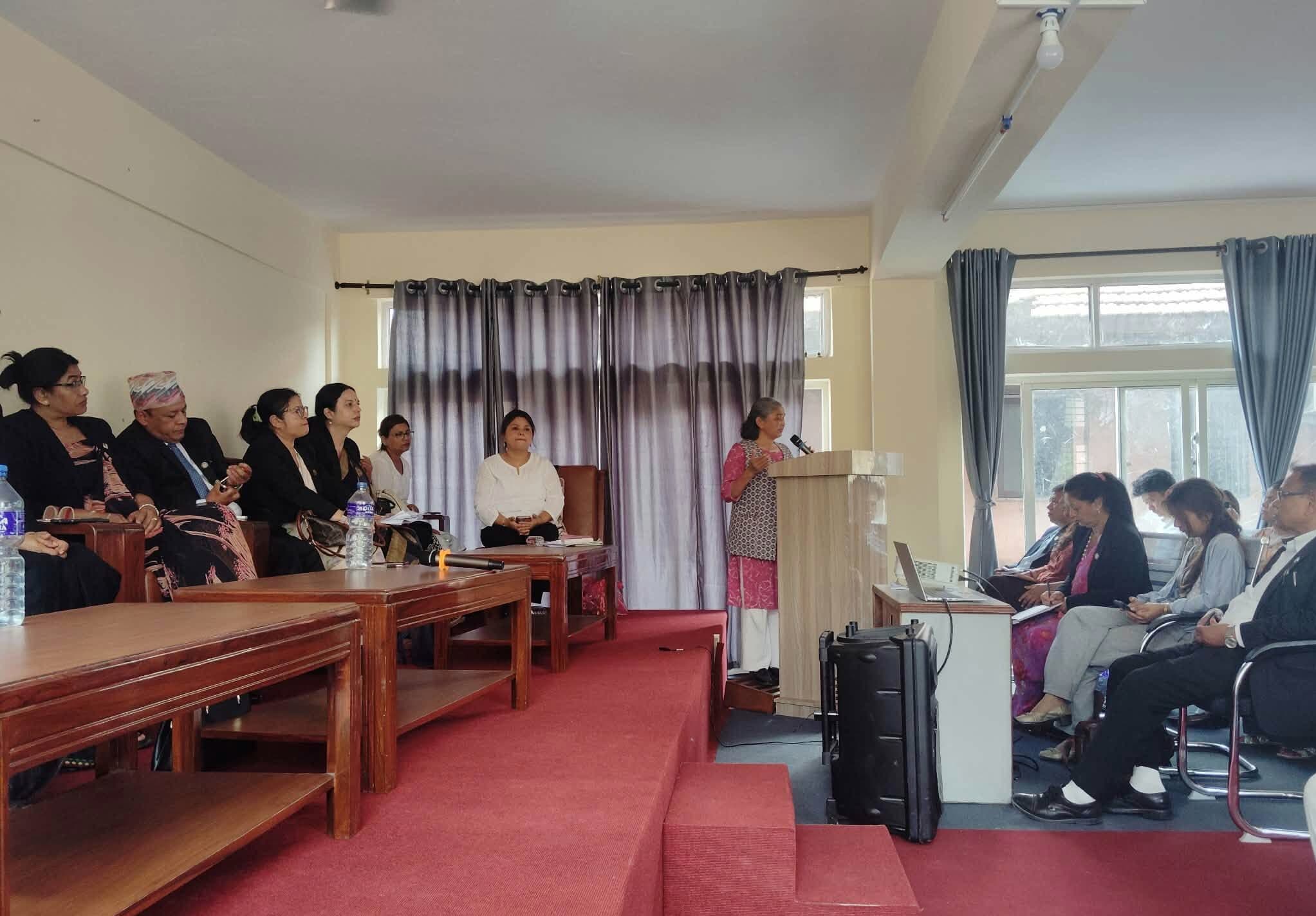 महिला सुरक्षाको लागि ‘निलो बस’ को व्यवस्था भनेको मूर्खता हो : एमाले नेता पाण्डे