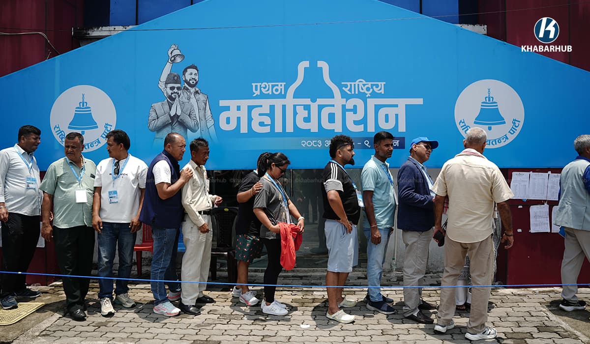 समय सकिएपछि मतदान केन्द्र बन्द, प्रतिनिधिको असन्तुष्टि