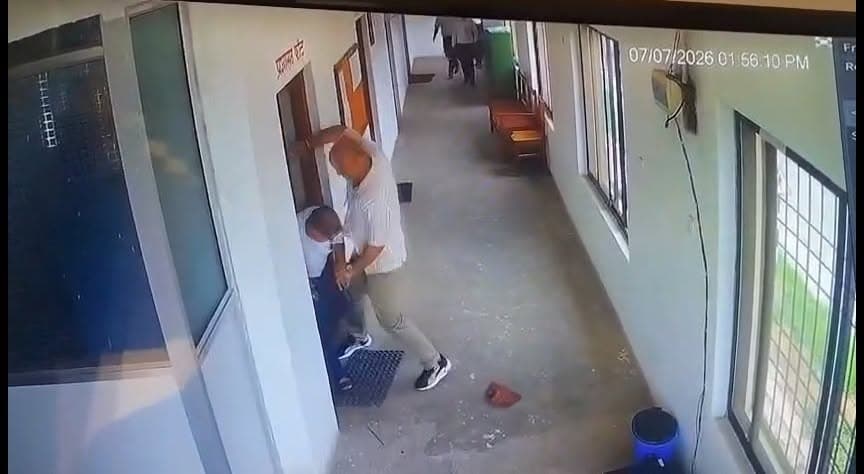 टीकापुर अस्पतालमा ल्याब इन्चार्जमाथि कुटपिट गर्ने फिजियोथेरापिस्ट तिवारी पक्राउ