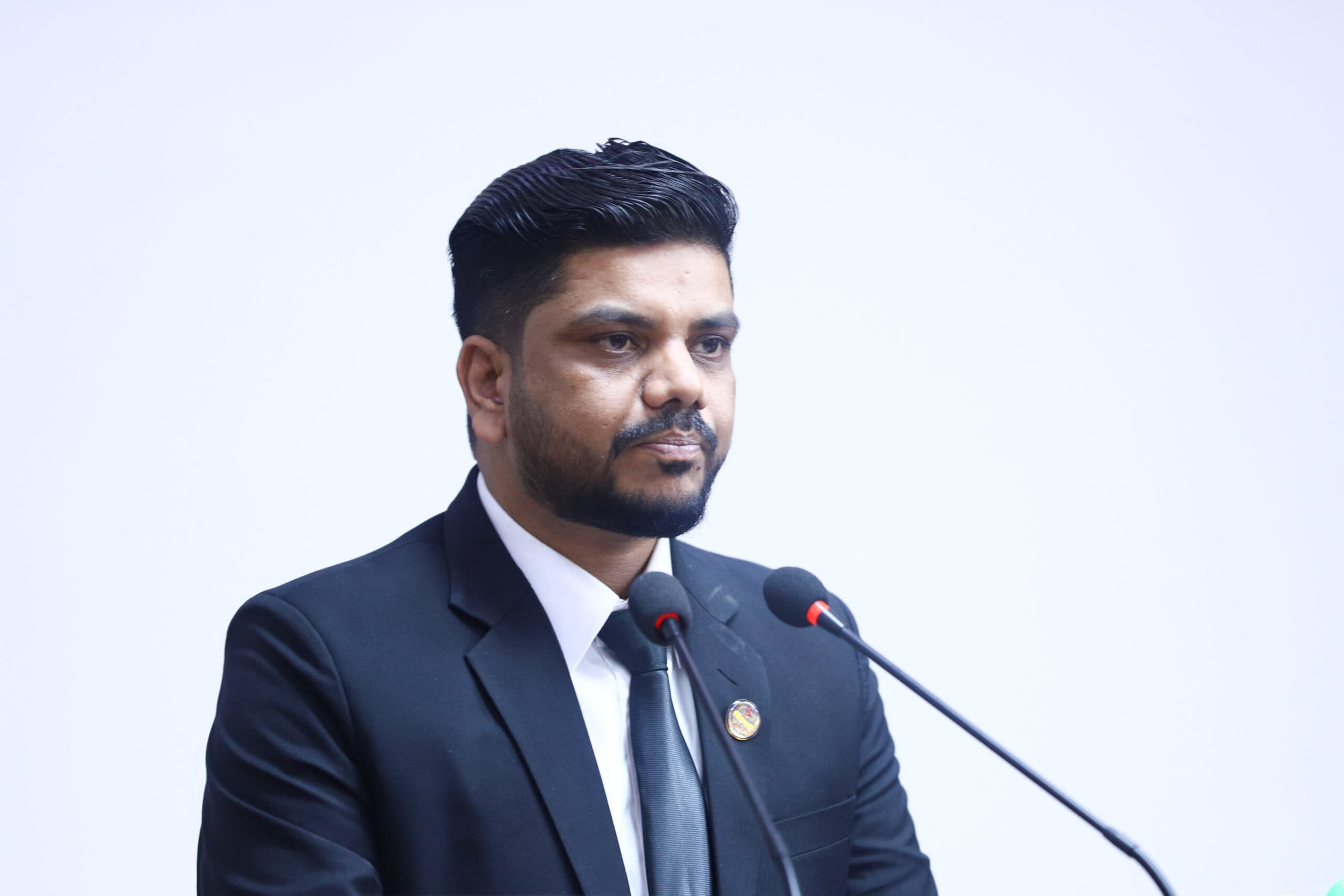 वैदेशिक रोजगारमा गएका कागजातविहीनको उद्धार गर्दै श्रम मन्त्रालय