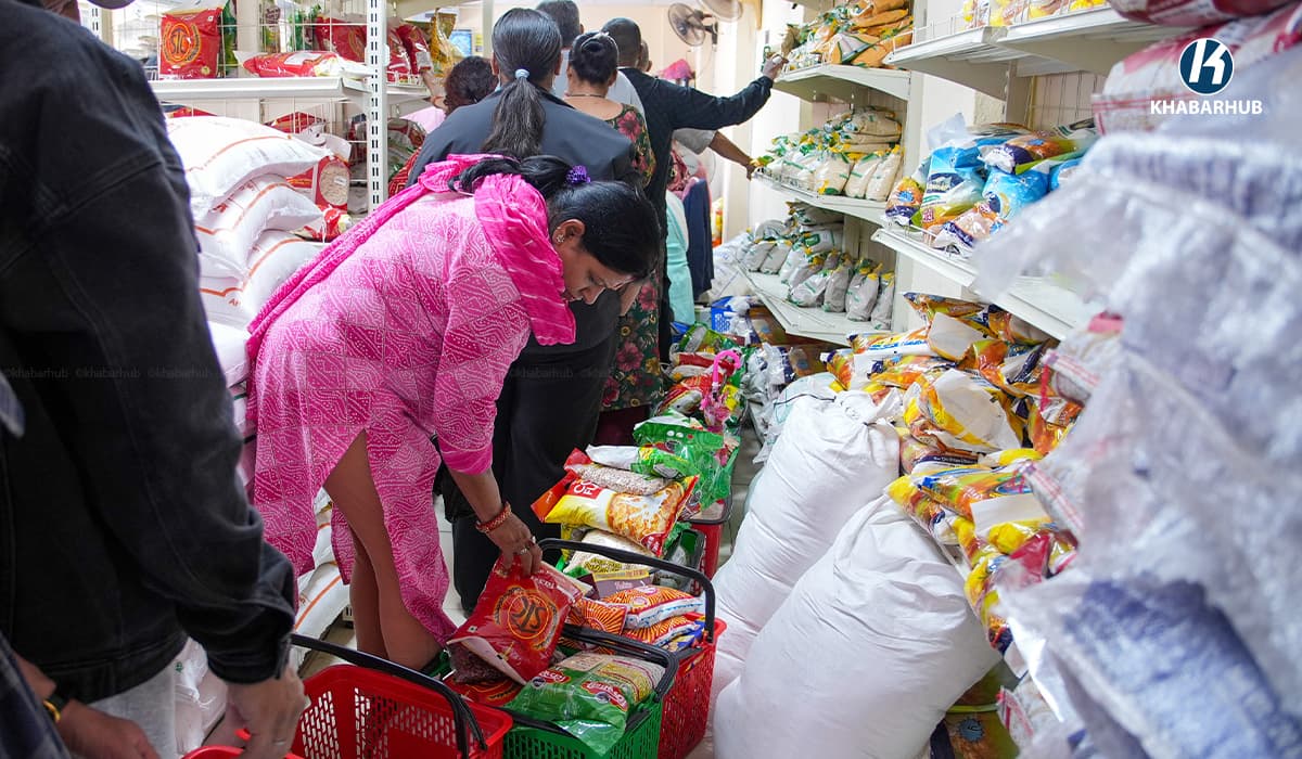 साप्ताहिक ब्रिफिङ : राष्ट्रपतिले जारी गरे दुई अध्यादेश, रिक्त निकायमा ६११ को नियुक्ति, विवादमा खगेन्द्र, प्रस्तावित १० राजदूत अनुमोदन, बूढीगण्डकीमा बाढीको वितण्डा र फेरि पक्राउ परे दिप्के