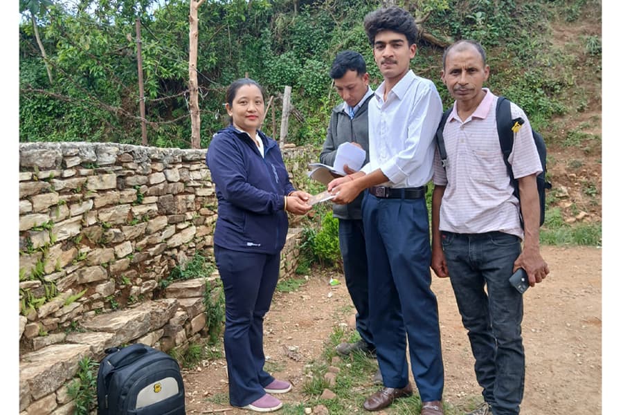 सरकारले १०० दिनमा ५ हजार बढी पासपोर्ट र एक हजारबढी लाइसेन्स सेवाग्राहीको घरमै पुर्‍यायो