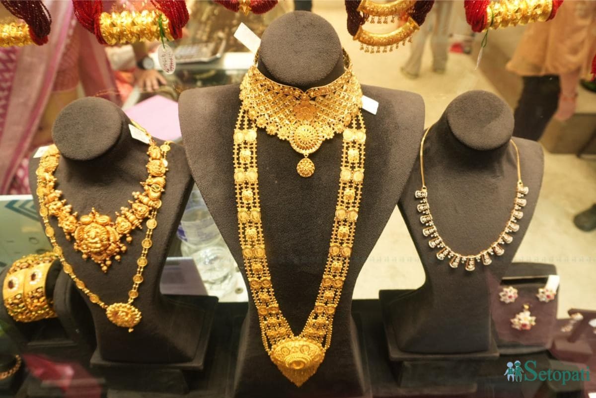 एकैदिन तोलामा साढे ९ हजार रूपैयाँ घट्यो सुनको भाउ, कतिमा हुँदैछ किनबेच?