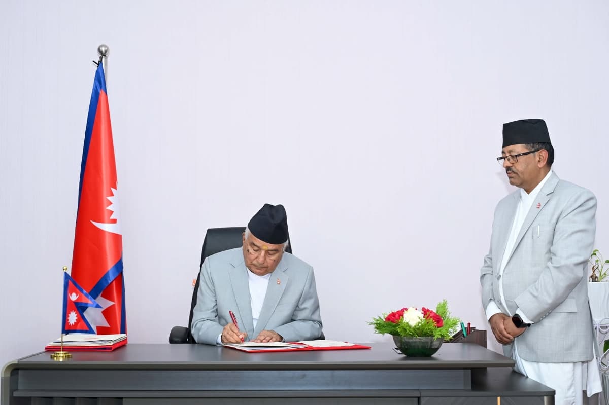 राष्ट्रपतिले एकैचोटि जारी गरे तीन अध्यादेश