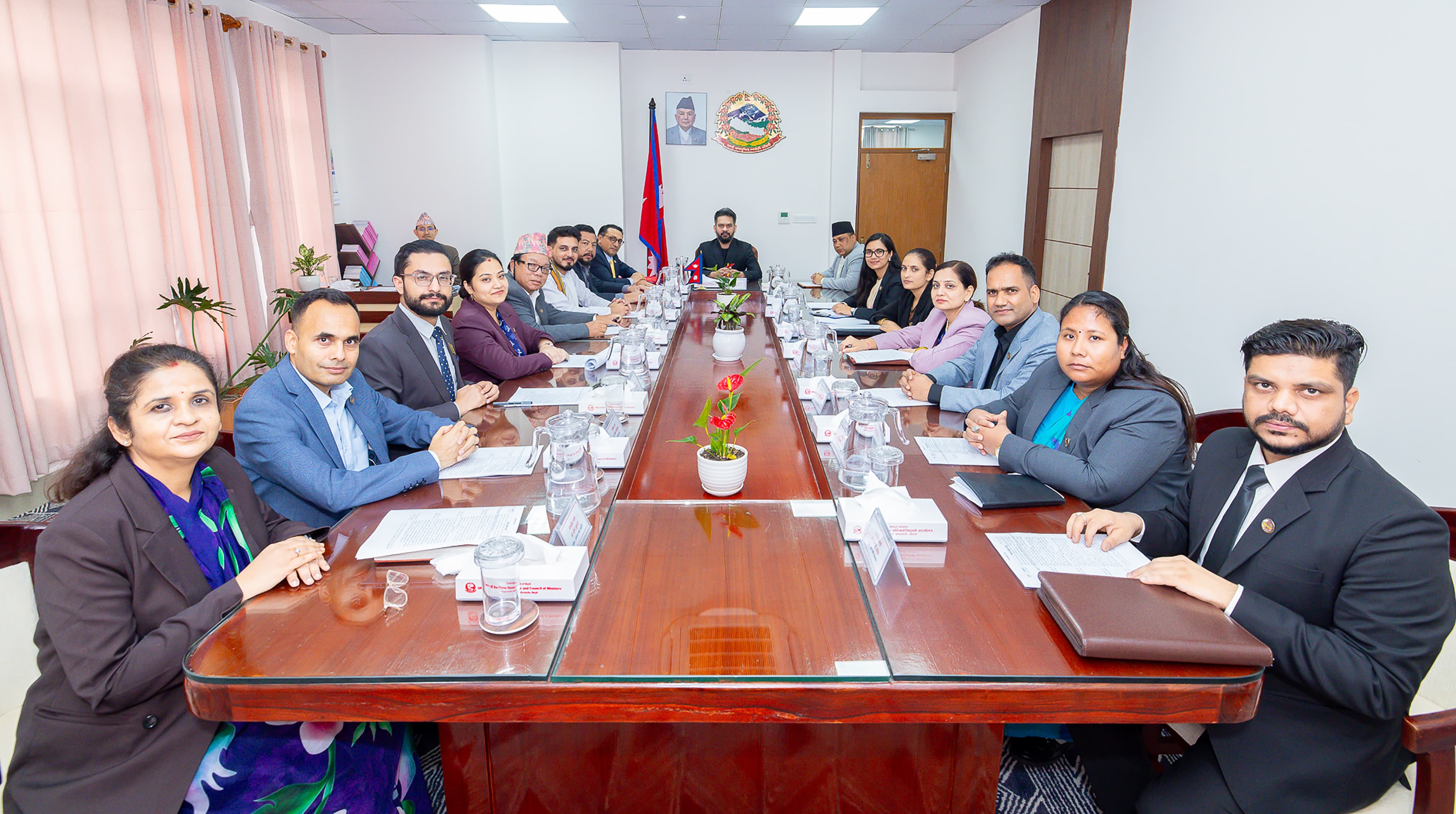 Cabinet restores personal secretaries for lawmakers