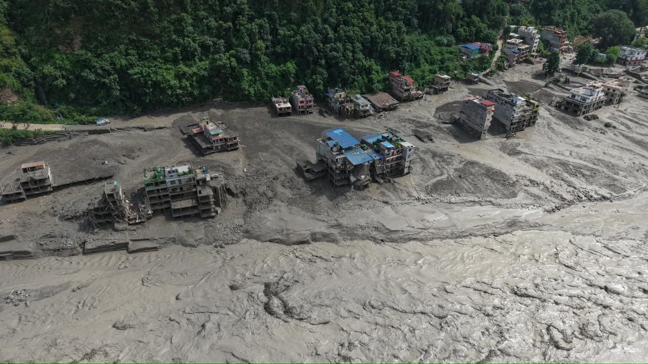 826 out of contact after Bhotekoshi flood, including 590 tourists
