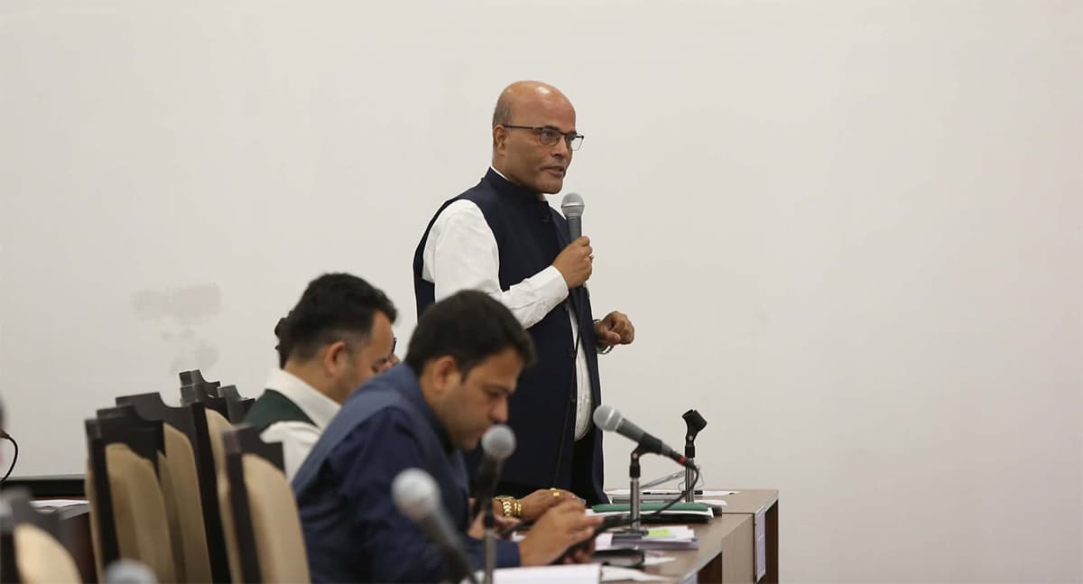 सांसद सिंहले भने– राजीनामा होइन, उद्योगमन्त्रीलाई बर्खास्त गरियो