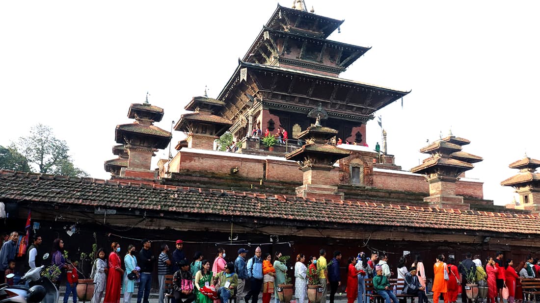 जीवित देवी कुमारीलाई गराइयो तलेजु भवानीको दर्शन