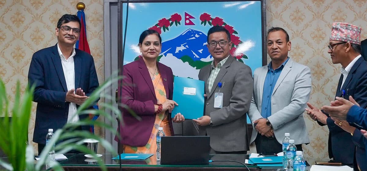 ६ स्वास्थ्य विज्ञान प्रतिष्ठानका उपकुलपतिसँग कार्यसम्पादन सम्झौता