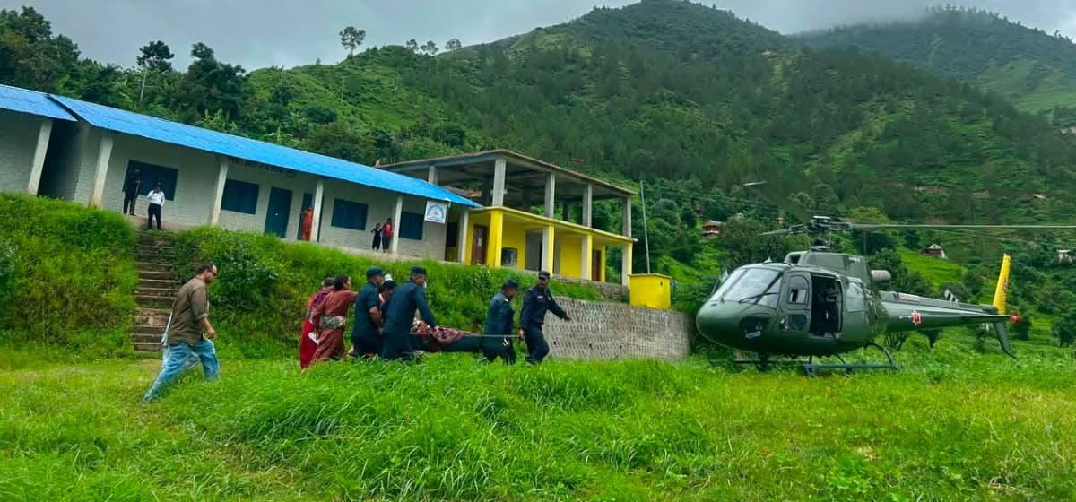 जटिल प्रसूति समस्यापछि आमा र नवजात शिशुको हवाई उद्धार