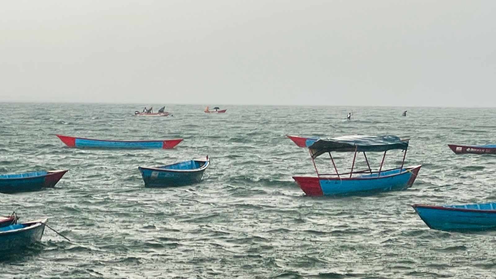 फेवातालका डुङ्गा चालक र यात्रुको पहिलोपटक बिमा