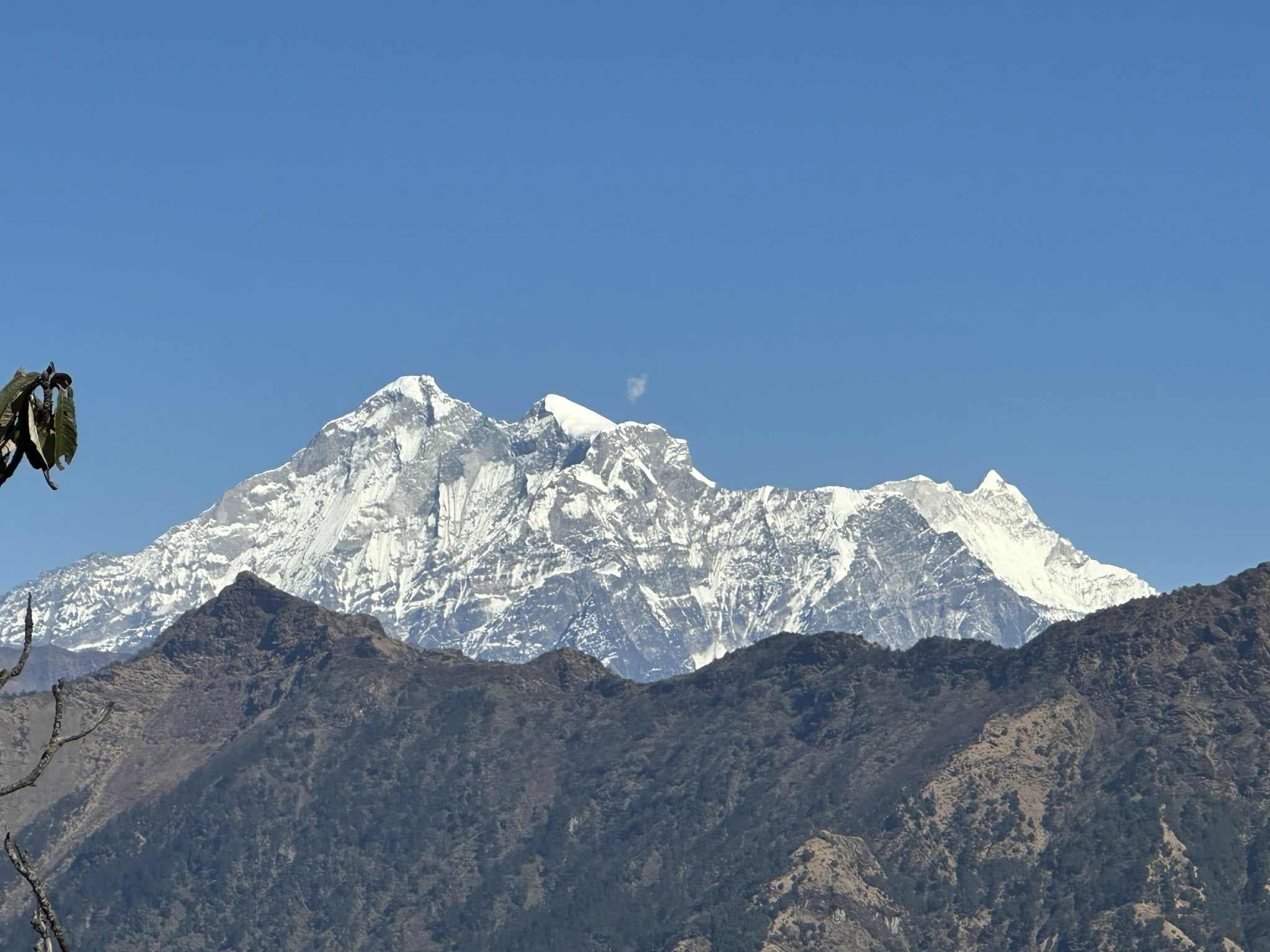 हिमाल आरोहणका लागि ७१ देशका एक हजार ९८ आरोहीलाई अनुमति