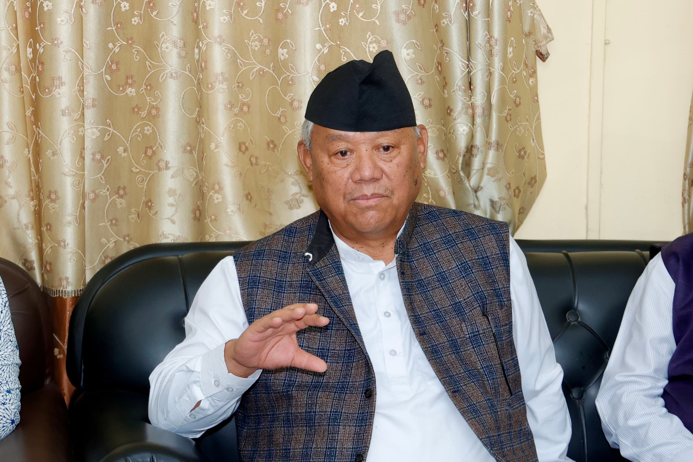 पाँचथर पहिरोपीडितको उद्धारमा जुट्न कांग्रेस नेता आङ्देम्बेको आग्रह
