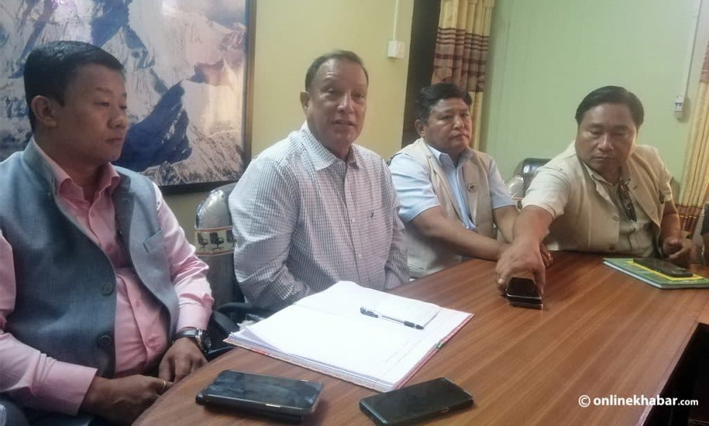 कोशी प्रदेश सरकारबाट कांग्रेस मन्त्रीहरूले राजीनामा दिँदै