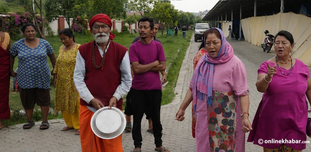 संस्थाको भात नखाने, ७ दिनभित्र व्यवस्थापन नभए पुरानै ठाउँमा फर्किने